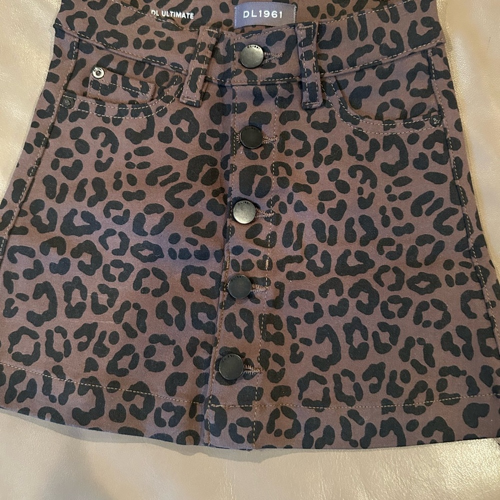 Girls leopard skirt